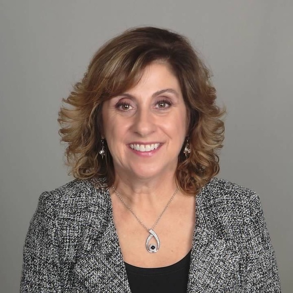 Meet your Posher, Shari - Picture 1 of 1